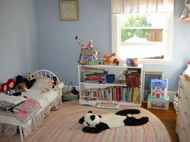 Yes, it is already set up as a baby room.  By the way, the last owners had a girl...